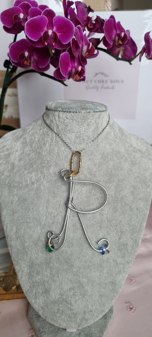 COLLANA CON LETTERA R